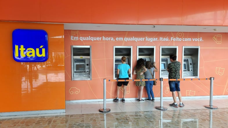 Itaú (ITUB3) lucra R$ 10,1 bilhões no 2T24, alta anual de 15%