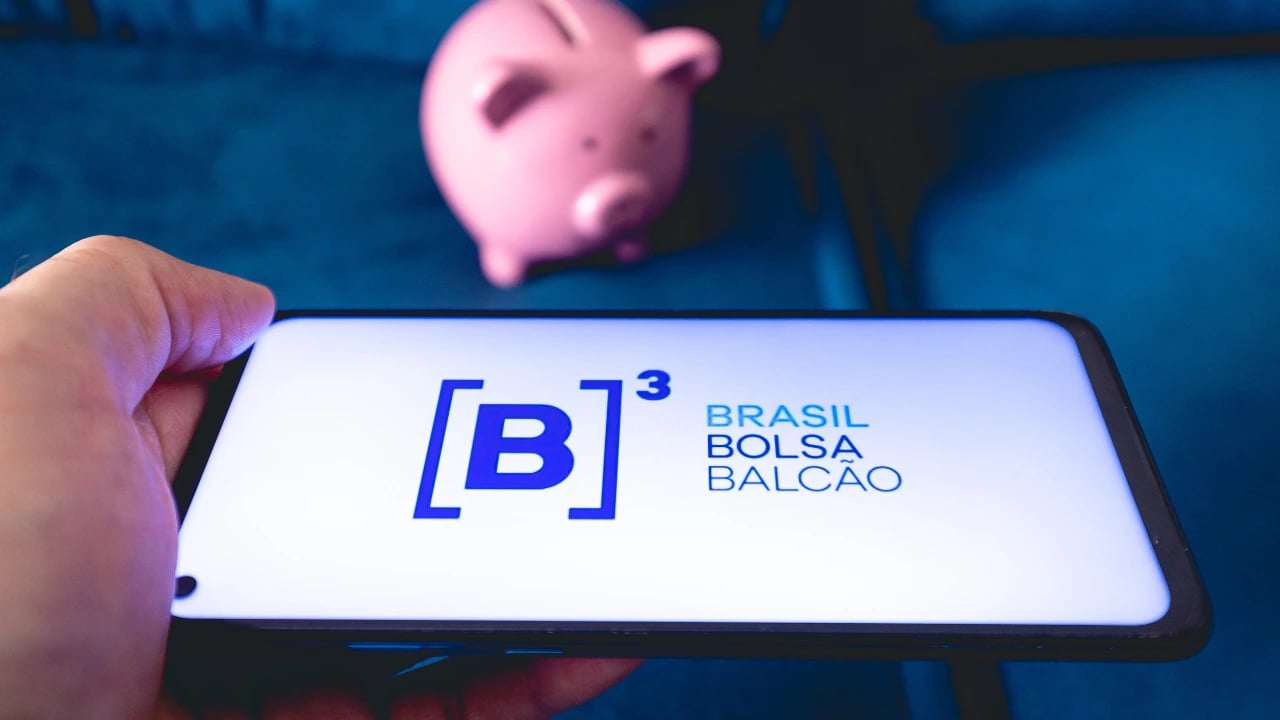 B3 (B3SA3) tem lucro líquido recorrente de R$ 1,2 bilhões. É hora de comprar? Veja nossa análise