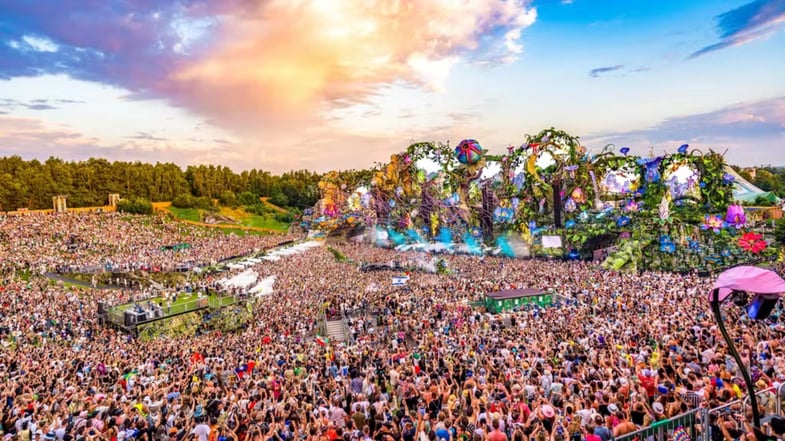 Como planejar financeiramente para eventos como o Tomorrowland Brasil 2025