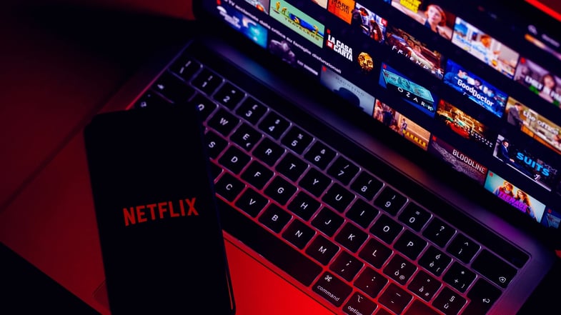 Netflix afirma ter 12 milhões de usuários no plano com anúncios no Brasil