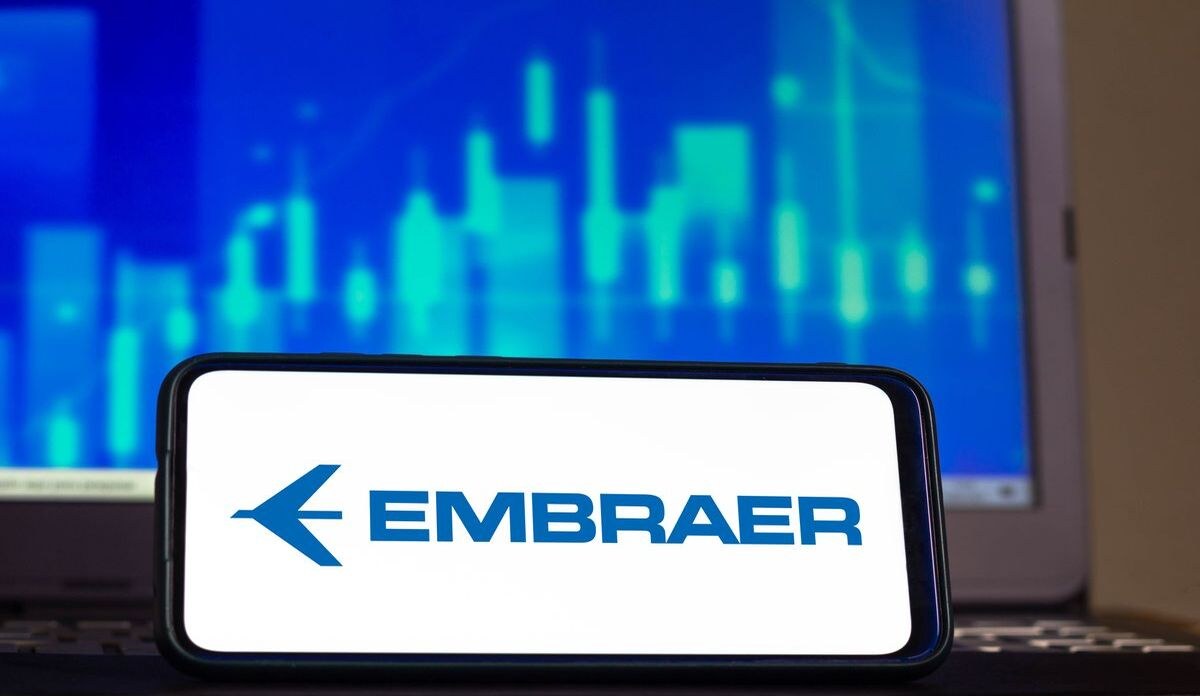 Estima-se que o valor médio de ações negociadas pela Embraer é de 6 milhões. 