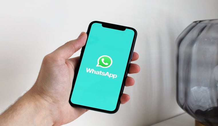 WhatsApp brinca com a polêmica das bolinhas verdes' nos EUA