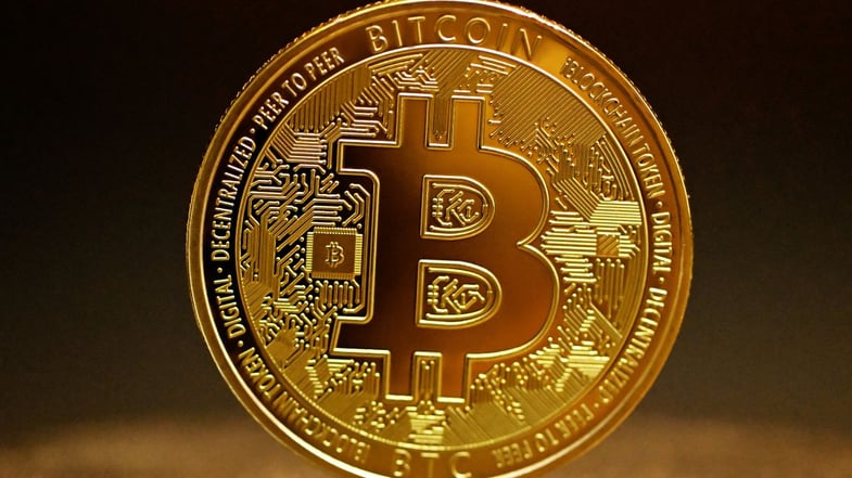 Como sacar bitcoin em dinheiro ou transferir para minha conta