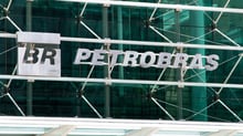 Prejuízo da Petrobras no 2T24 é o primeiro em quatro anos: hora de comprar ou ter cautela?