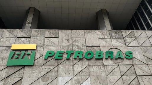 Petrobras aprova R$ 20 bilhões em dividendos extraordinários