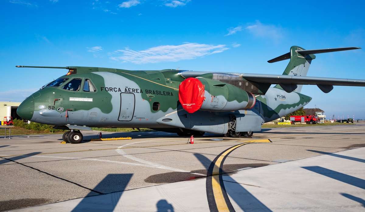 Embraer diz que aeronave KC-390 de Portugal é primeira a operar fora do  Brasil